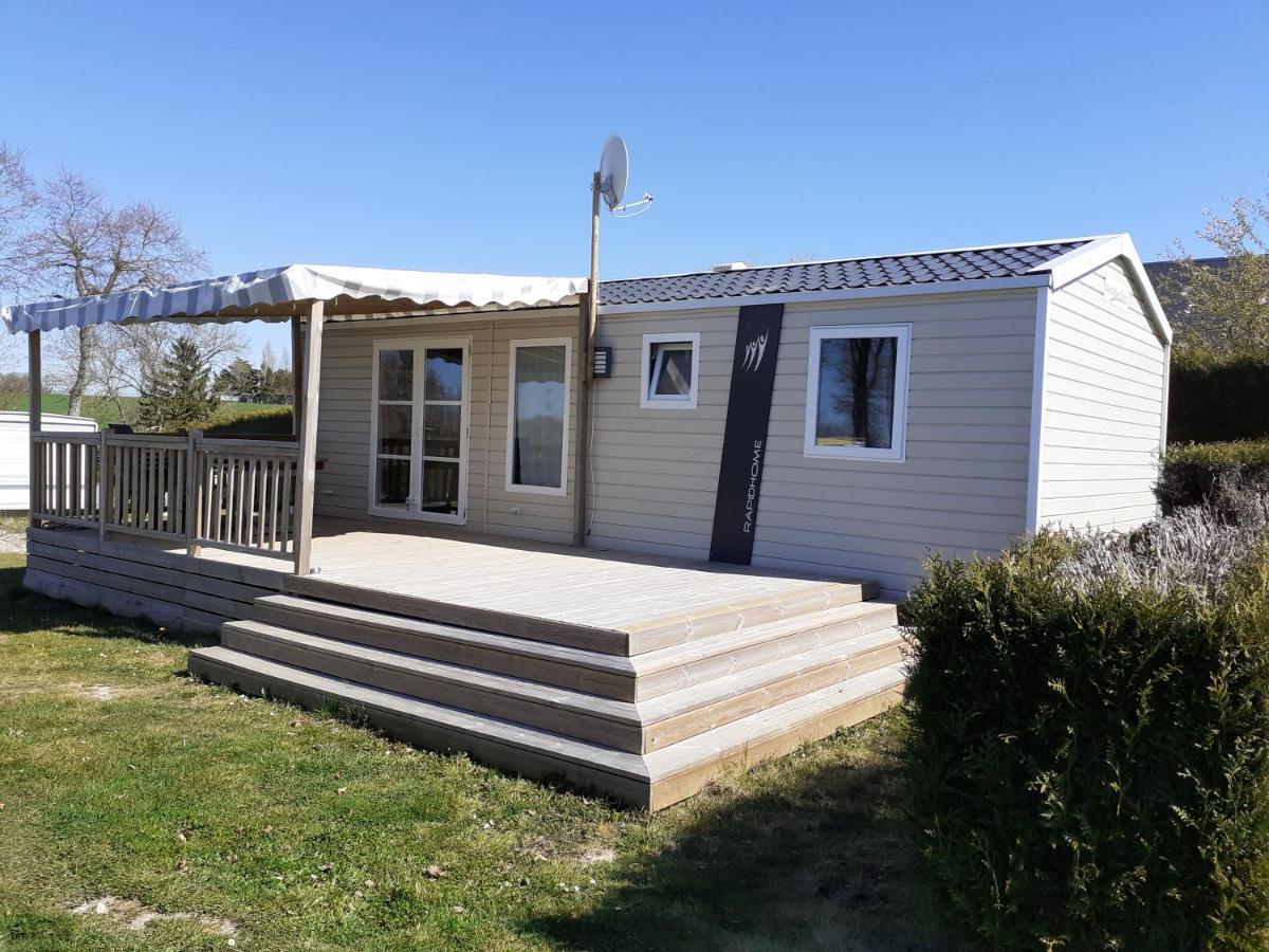 Camping Les Falaises De Toussaint Exterior foto