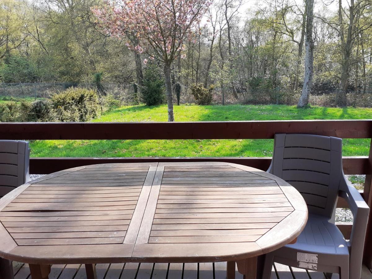 Camping Les Falaises De Toussaint Exterior foto
