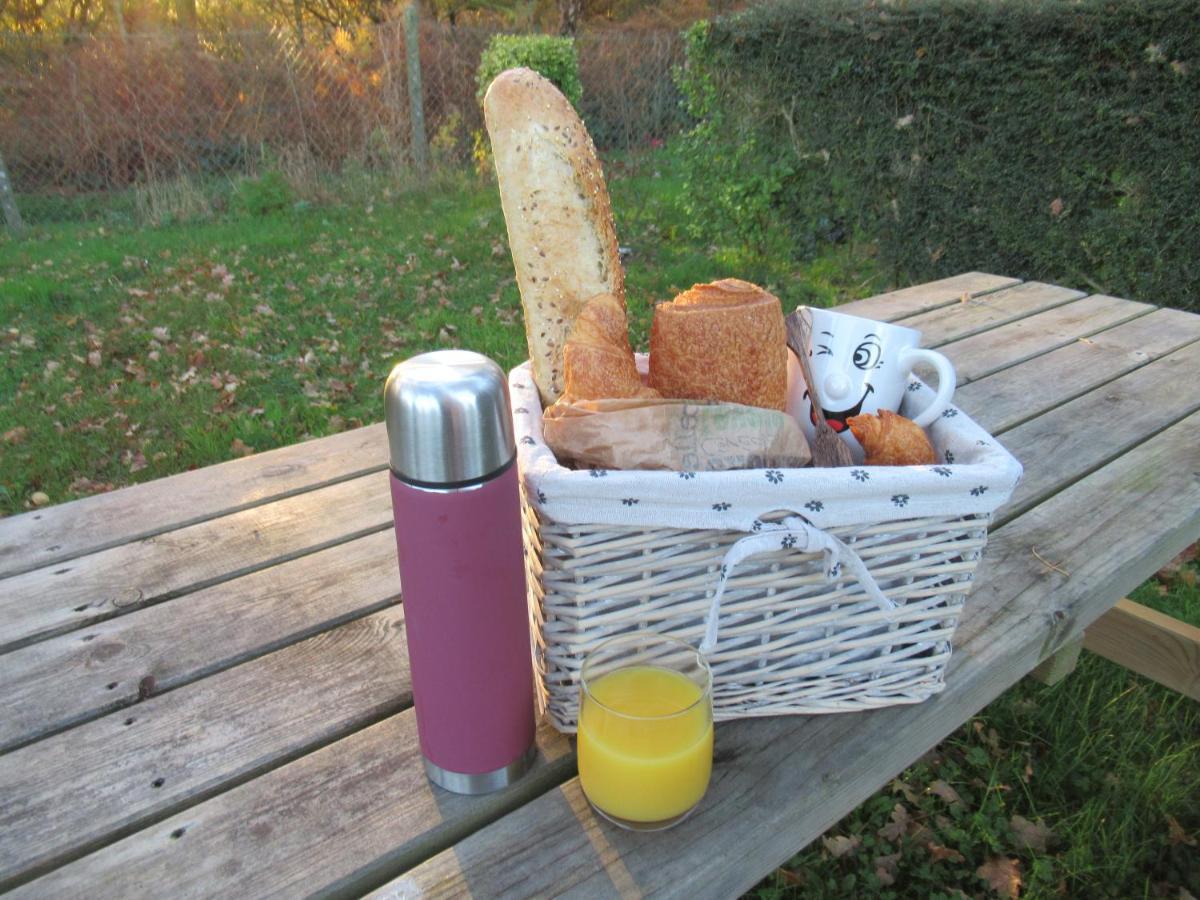 Camping Les Falaises De Toussaint Exterior foto