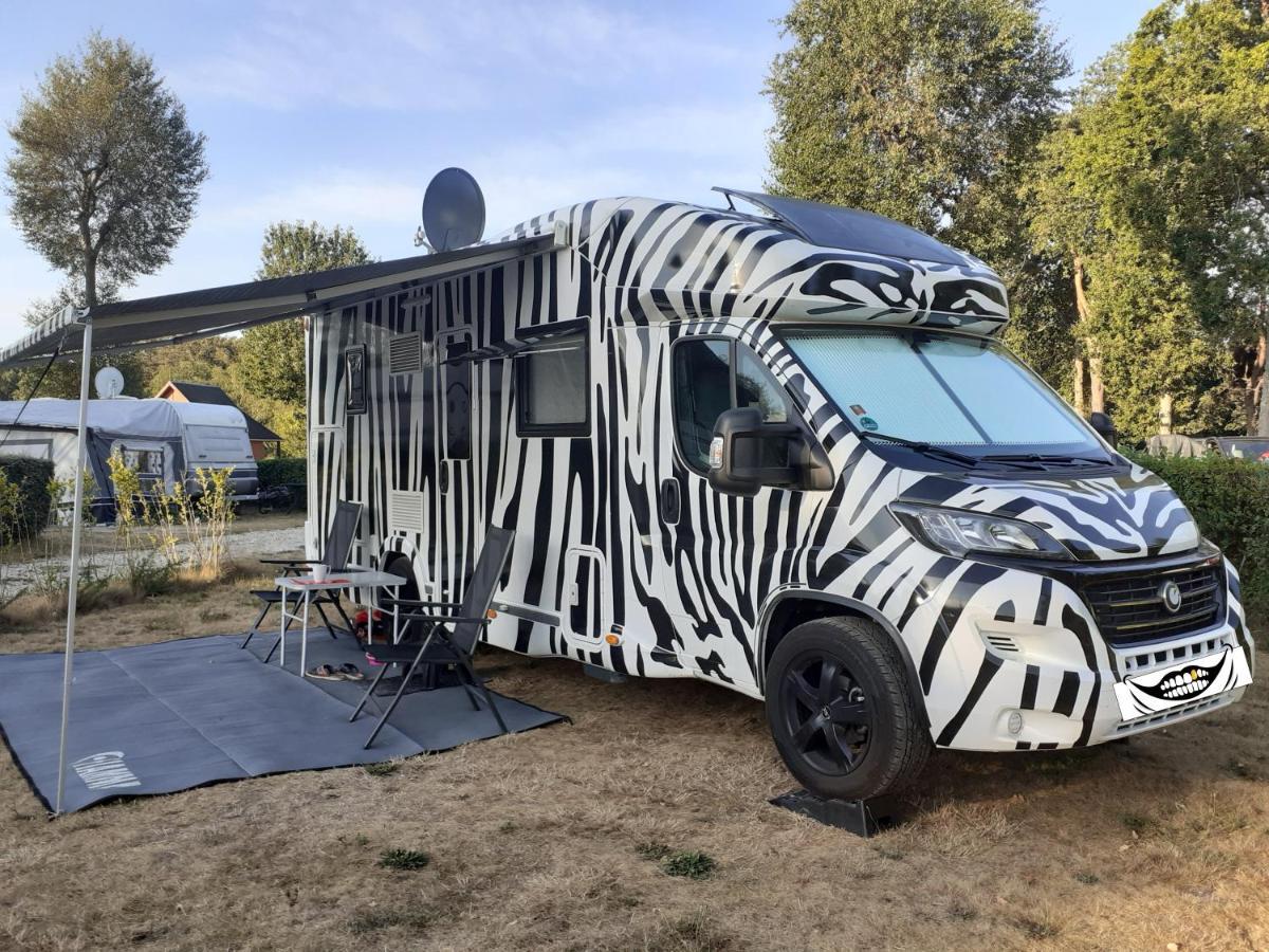 Camping Les Falaises De Toussaint Exterior foto