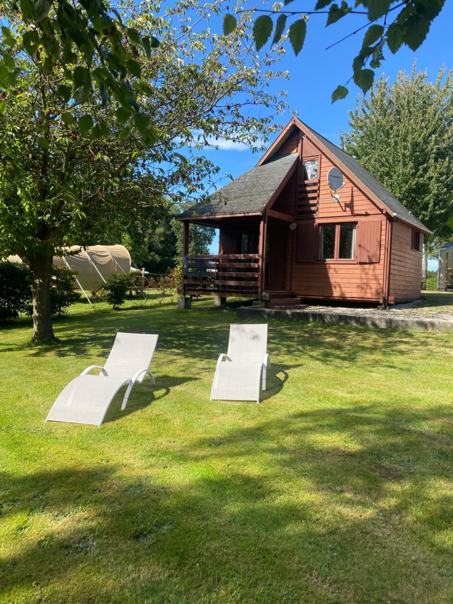 Camping Les Falaises De Toussaint Exterior foto